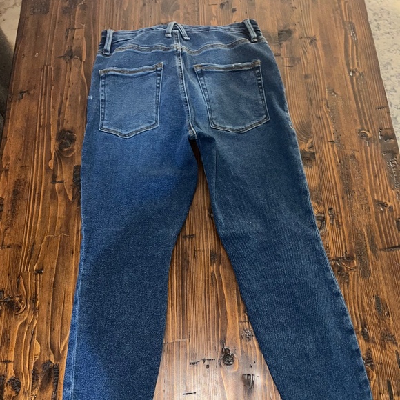 Good American Power Stretch Pull-On Skinny Jeans. - Picture 2 of 4